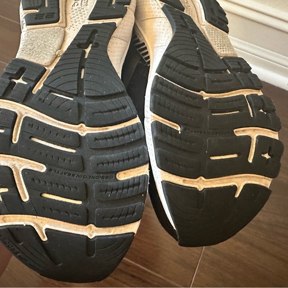 Brooks Adrenaline GTS22 Running Shoes Sz 8 - Picture 14 of 15